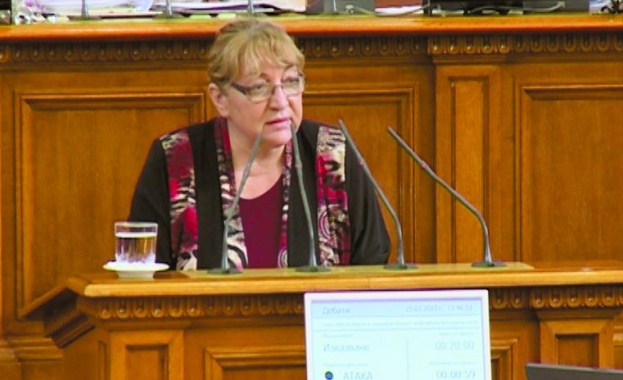 Агресията на уличния език нахлува все повече в българския парламент