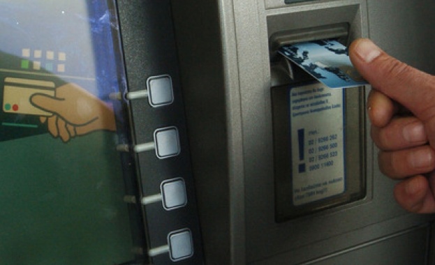 Направен е опит за разбиване на банкомат и в Баня