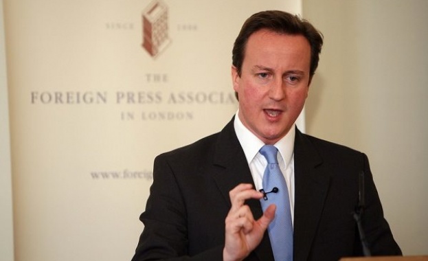 Камерън започва офанзива срещу чужденците 