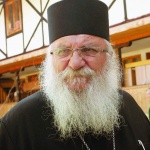 Младежи дариха 6000 лева на приюта на отец Иван