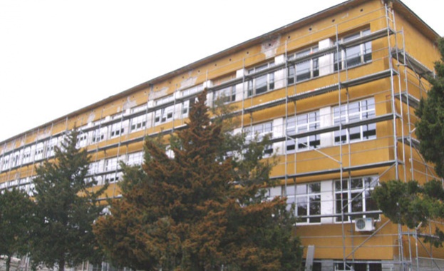 Борислав се хвърлил от 7-я етаж след заплаха за изключване  