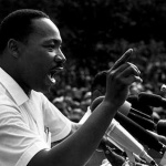 Тъмнината не може да прогони...