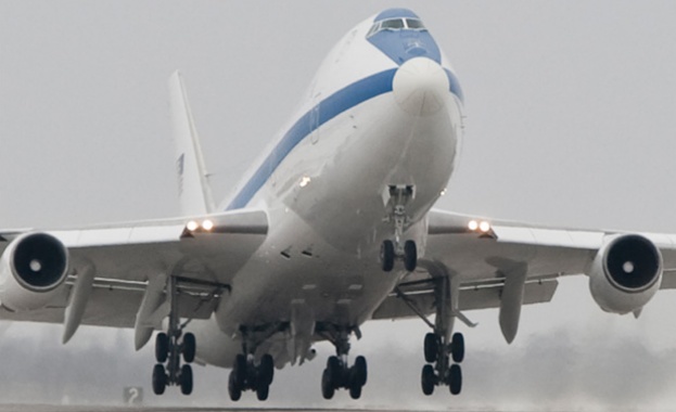 Стюардеси усмиряват пътници с кунг-фу