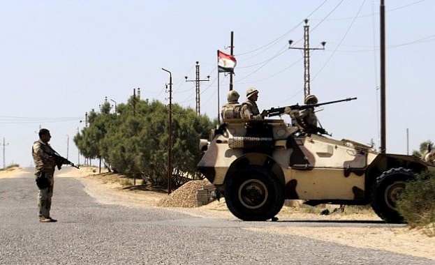 Отмениха извънредното положение в Египет, армията остава по улиците 