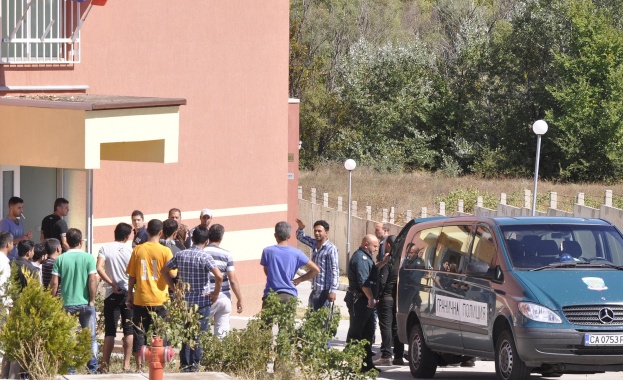 До 70 нови молби за статут на бежанец на ден 