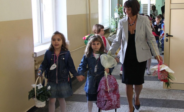 Първолаците догодина ще започнат да учат по новите учебни планове