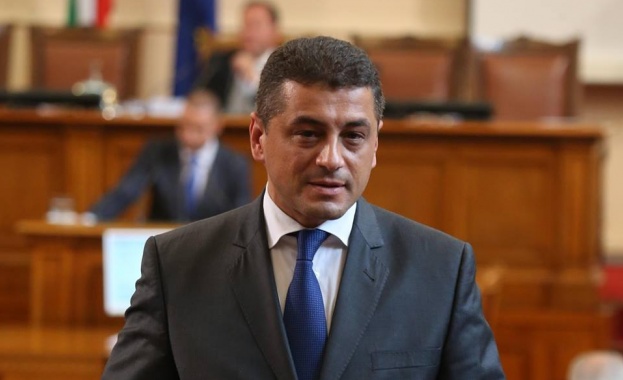 Янков: Борисов изпадна в истерия