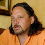 Във вторник ме изключиха, в сряда ме самоотпаднаха, в събота очакват да отида на "Позитано" с катран, пера и въже