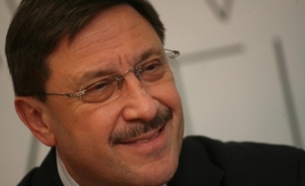 Максим Бехар: Политическите системи пречат на развитието