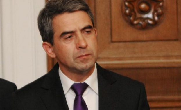 Плевнелиев иска референдум по изборните въпроси 