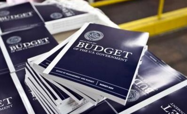 Кой как реагира на неочакваната „ваканция” в САЩ 