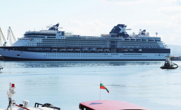 Първият круизен кораб акостира на новата морска гара в Бургас 