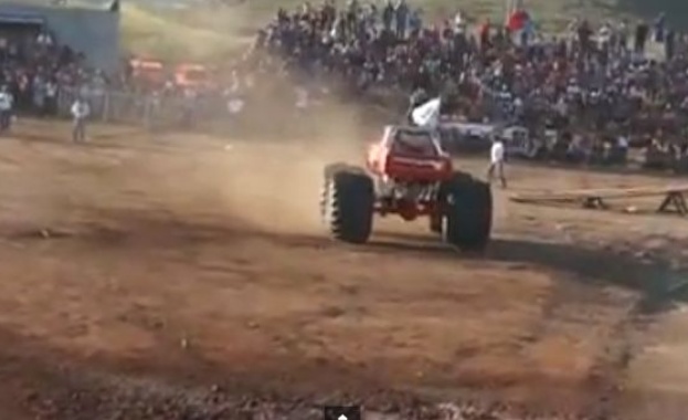 „Автомобил-чудовище” уби седмина по време на шоу в Мексико 