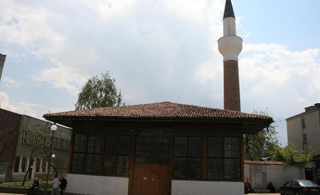 Джамията в Казанлък отново жертва на вандали 