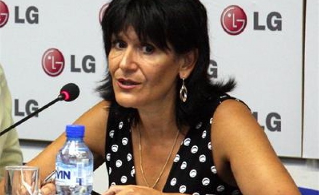 Ива Николова сяда в горещия стол на Бареков 