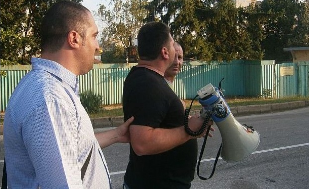 Уволниха водача на протеста в Благоевград 