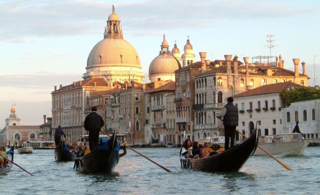Нивото на водата във Венеция се доближи до рекорд от 1936 г.