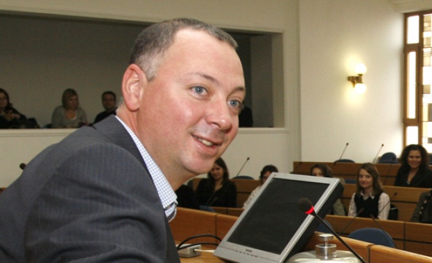 Росен Желязков оттегля кандидатурата си за председател на КЗК
