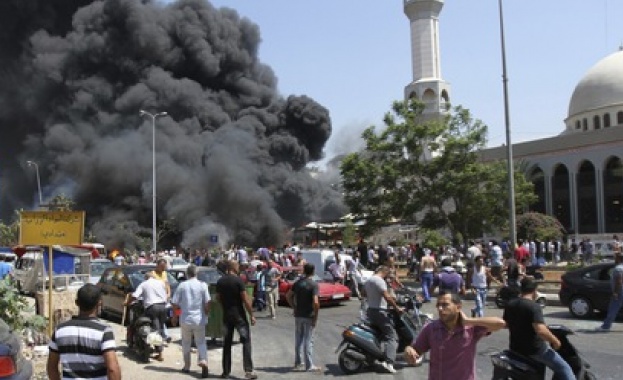 Десетки загинаха при атентат в джамия в Йемен