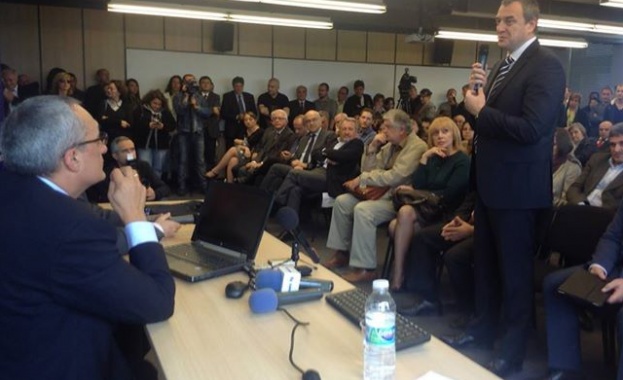 Какво прави Цветлин Йовчев при Костов?!