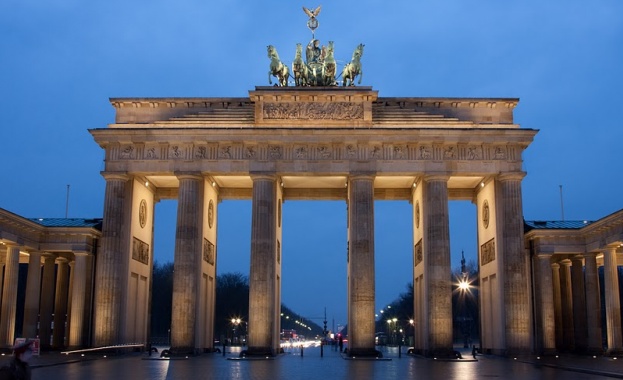 Бежанци излизат на гладна стачка пред Бранденбургската врата