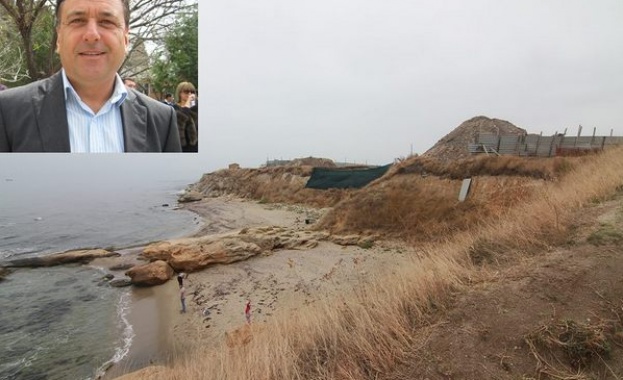 Несебърски общинар вдига бутиков хотел пред първа линия на брега в Равда