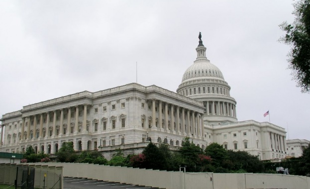 Сенатът на САЩ прие проектобюджет за 4 трилиона долара