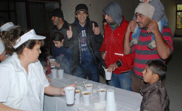 Димитров и Каракачанов единодушни: Бежански лагери да се изграждат по граничните райони