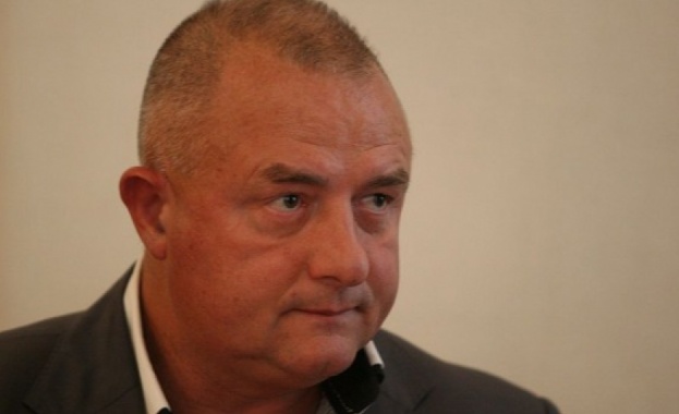 Чирпанлиев: 80% от бежанците искат статут, за да напуснат страната 