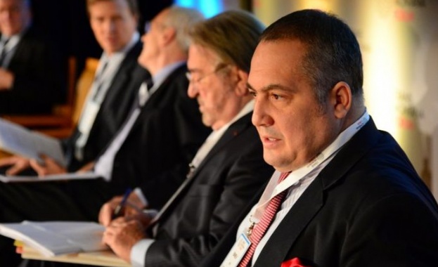 Слави Бинев с алтернативен поглед върху причините за кризата