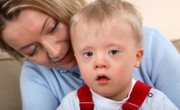 Издават наръчник за родители с деца със синдрома на Даун 