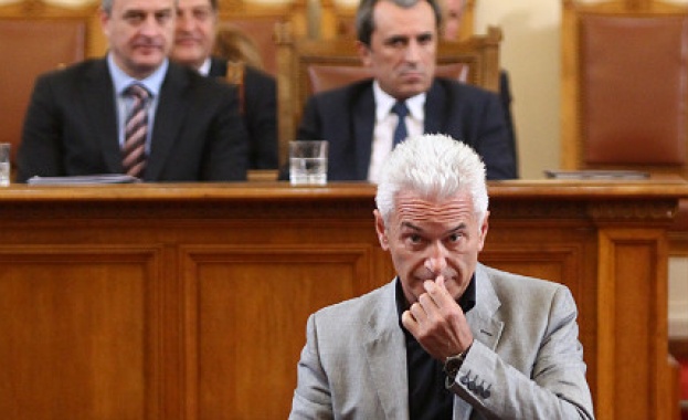 Сидеров иска изслушване на Митов в парламента, колегите му – не 