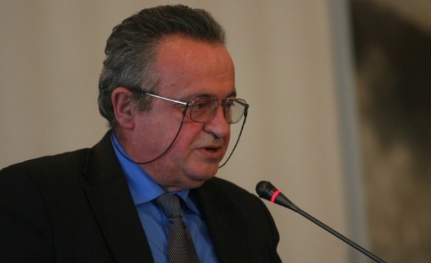 Прощаваме се с Николай Петев