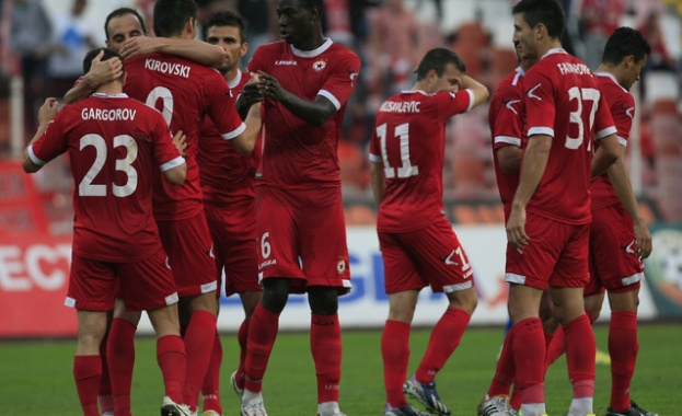 Родни емигранти звънят от цял свят за акциите на ЦСКА