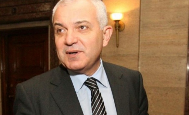 Я. Нотев: Удължаването на живота на НС е в разрез с Конституцията