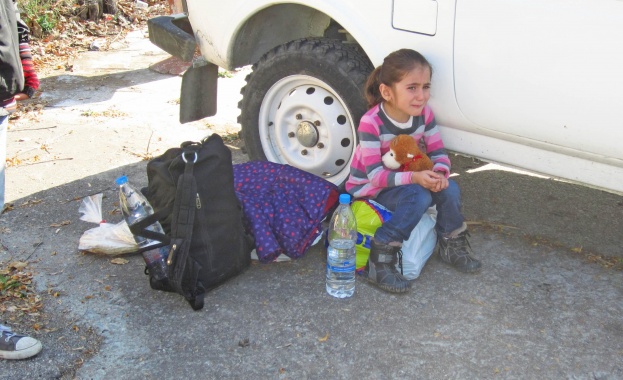 Семейство бежанци във "Военна рампа" принудено да живее в тоалетната 