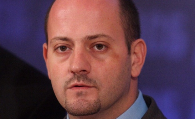 Кънев: Рязко повишаване на билетчето в София и 0 % на картата е рядко тъпо