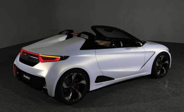 Honda разбули кабрио за града