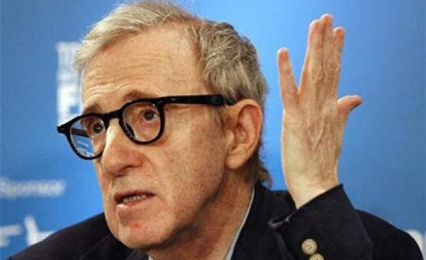 Лъвът и агнето може и да легнат заедно, но агнето няма да спи много