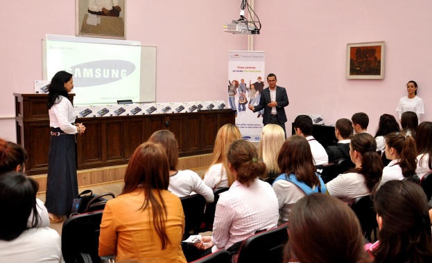 Ученици от Перник се включват в образователната програма Trends of Tomorrow