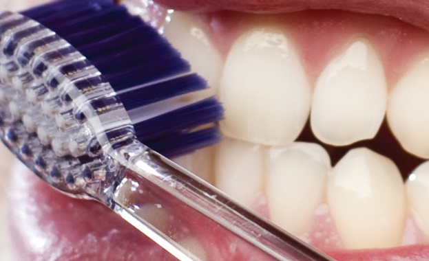 Д-р Николай Шарков: Едва 30% от българите си мият зъбите 