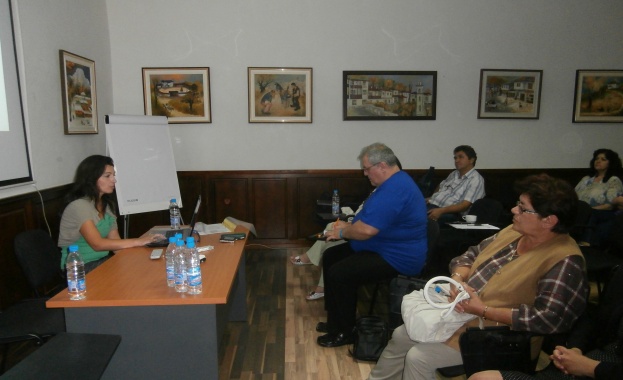 Администрациите на две общини повишават квалификацията си с общ проект 