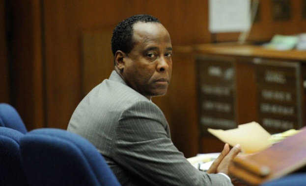 Конрад Мъри иска да поднови лекарската си практика