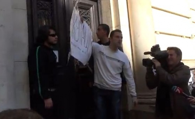 Кадри от щурма на СУ