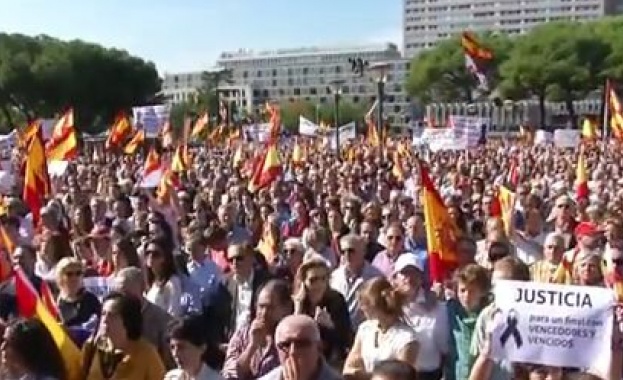 Многохиляден протест срещу освобождаването на терористи от ЕТА /видео/