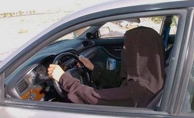 Арестуваха 16 саудитки, нарушили забраната да шофират 
