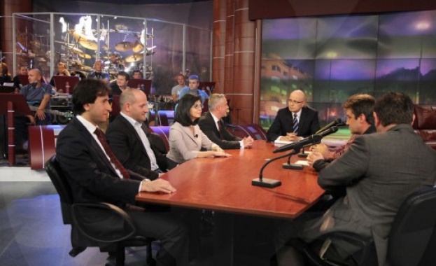 Каролев за РБ: Някаква странна мешавица от ляво, дясно и популизъм