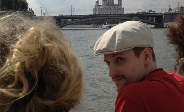 Сноудън разпуска на корабче в Москва