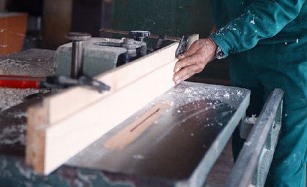 Ръст на дървообработващата и мебелна промишленост 