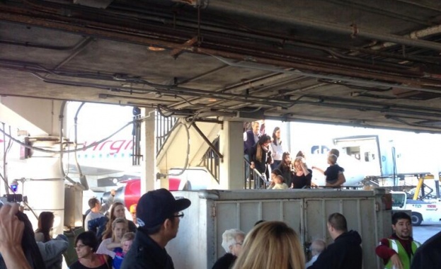 Стрелба на летището в Лос Анджелис /видео/